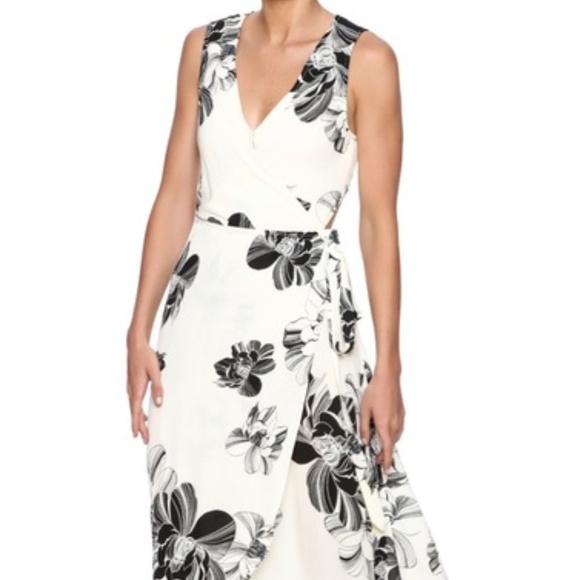 Dance & Marvel Dresses & Skirts - Dance & Marvel Wrap Floral Dress